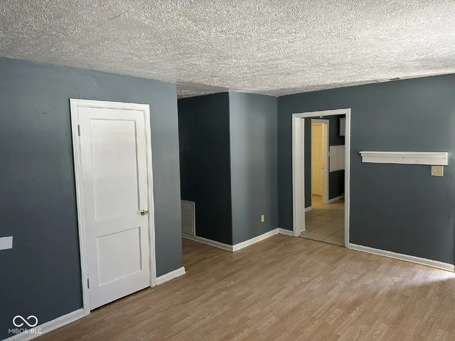 6189-6191 Nimitz Drive, Indianapolis, IN 46219 - #2