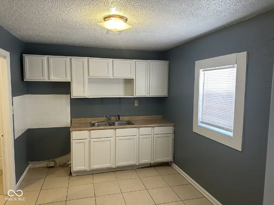 6189-6191 Nimitz Drive, Indianapolis, IN 46219 - #3