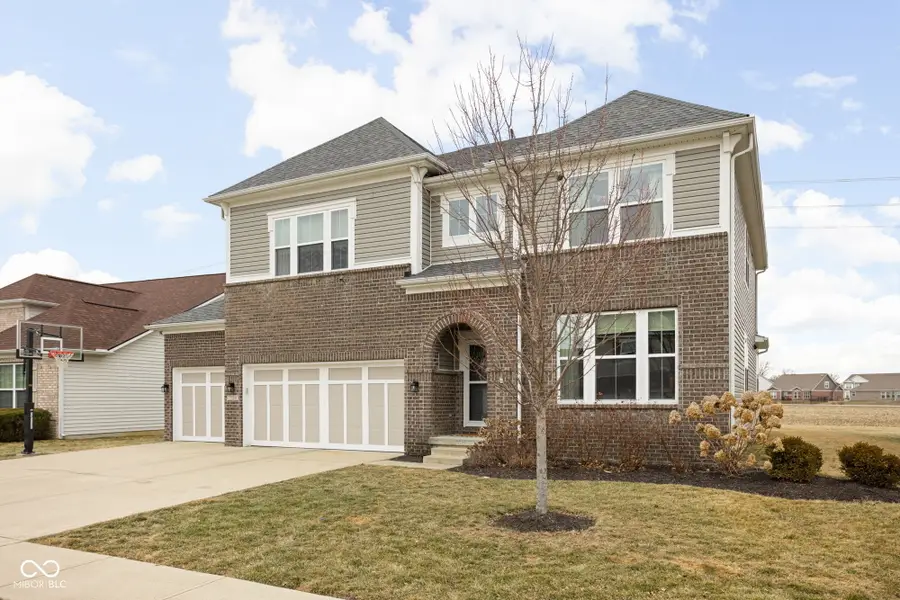 7720 Eagle Crescent Drive, Zionsville, IN 46077 - #2