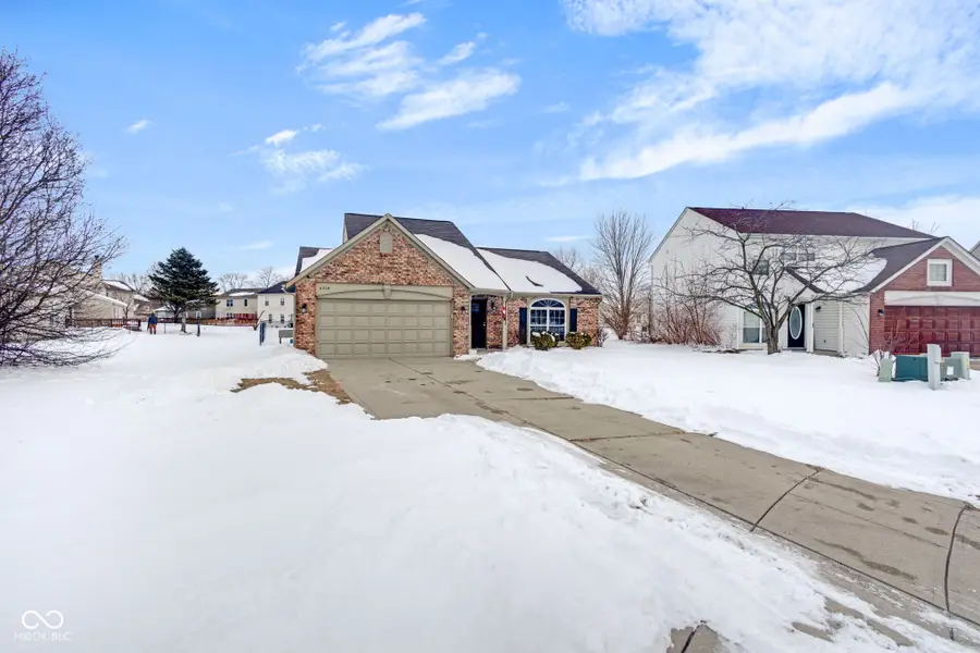 6318 Pickwick Court, Zionsville, IN 46077 - #2