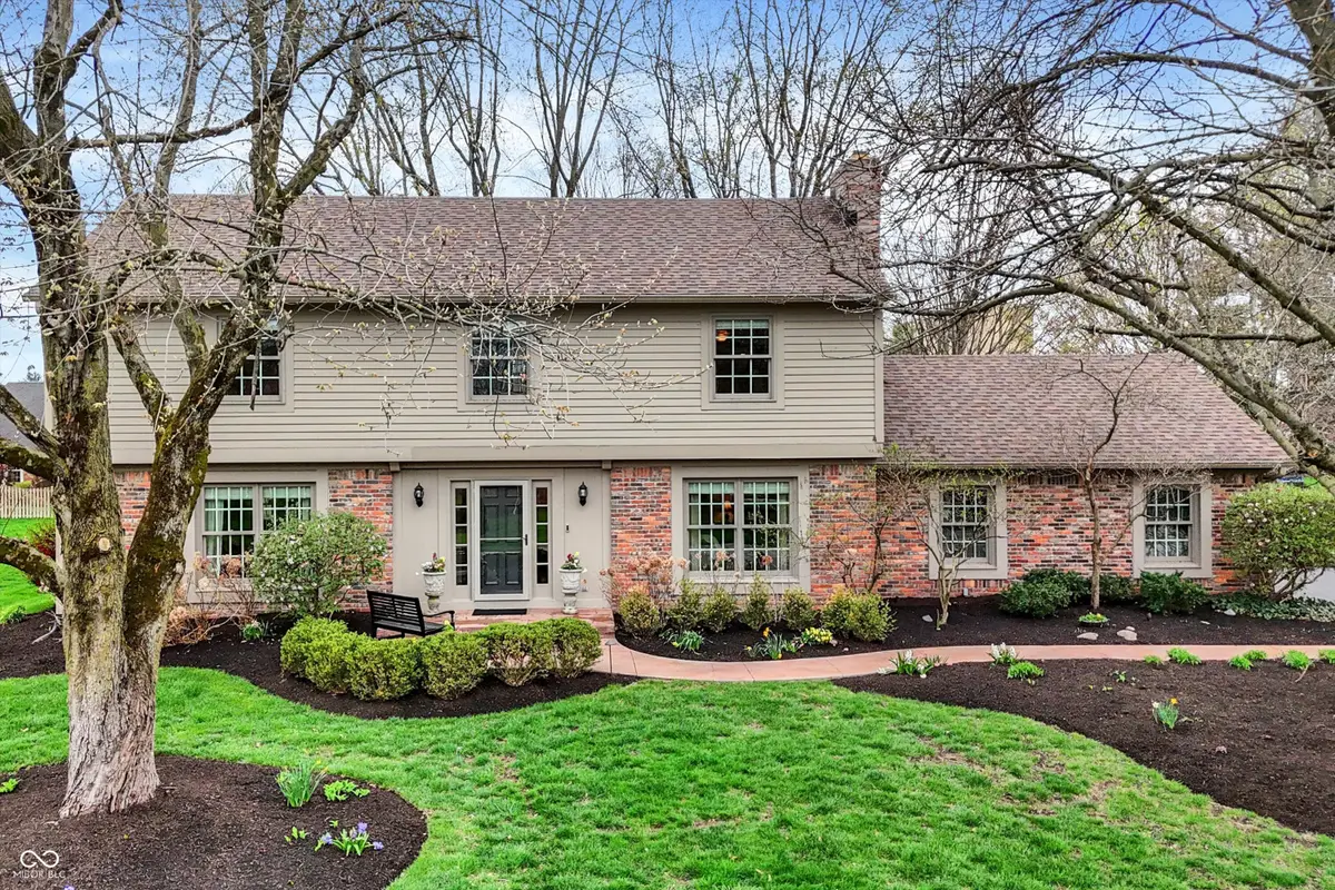 915 Williamsburg Lane, Zionsville, IN 46077 - #1