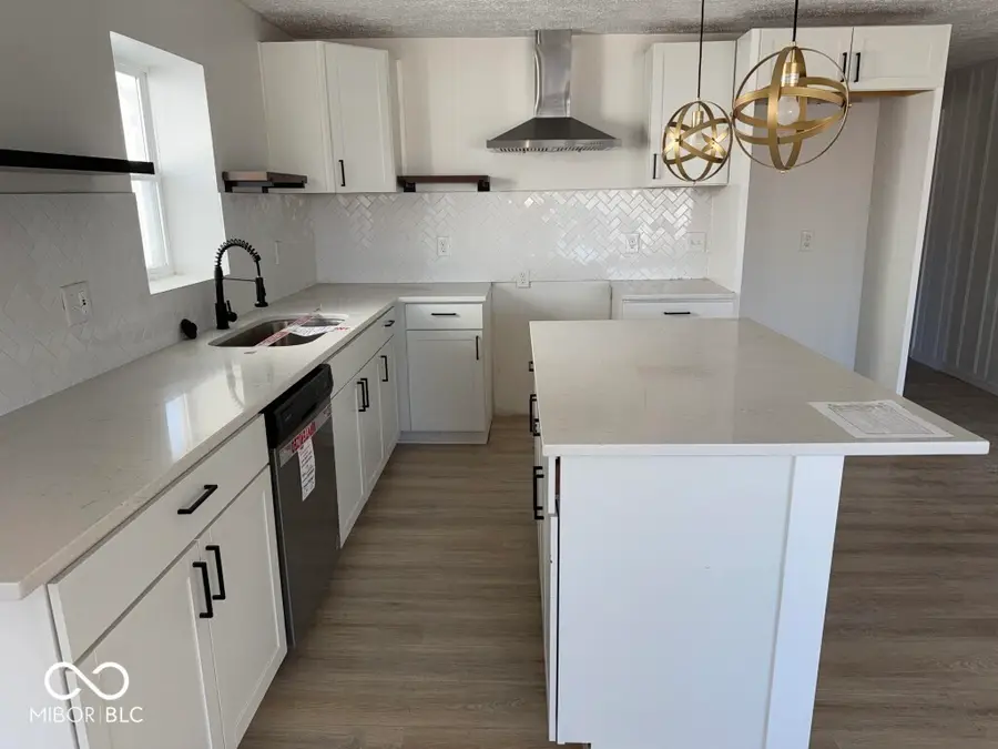 39 N 18th Avenue, Beech Grove, IN 46107 - #3