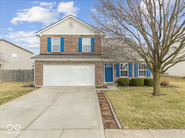 7033 N Lyndhurst Crossing, McCordsville, IN 46055