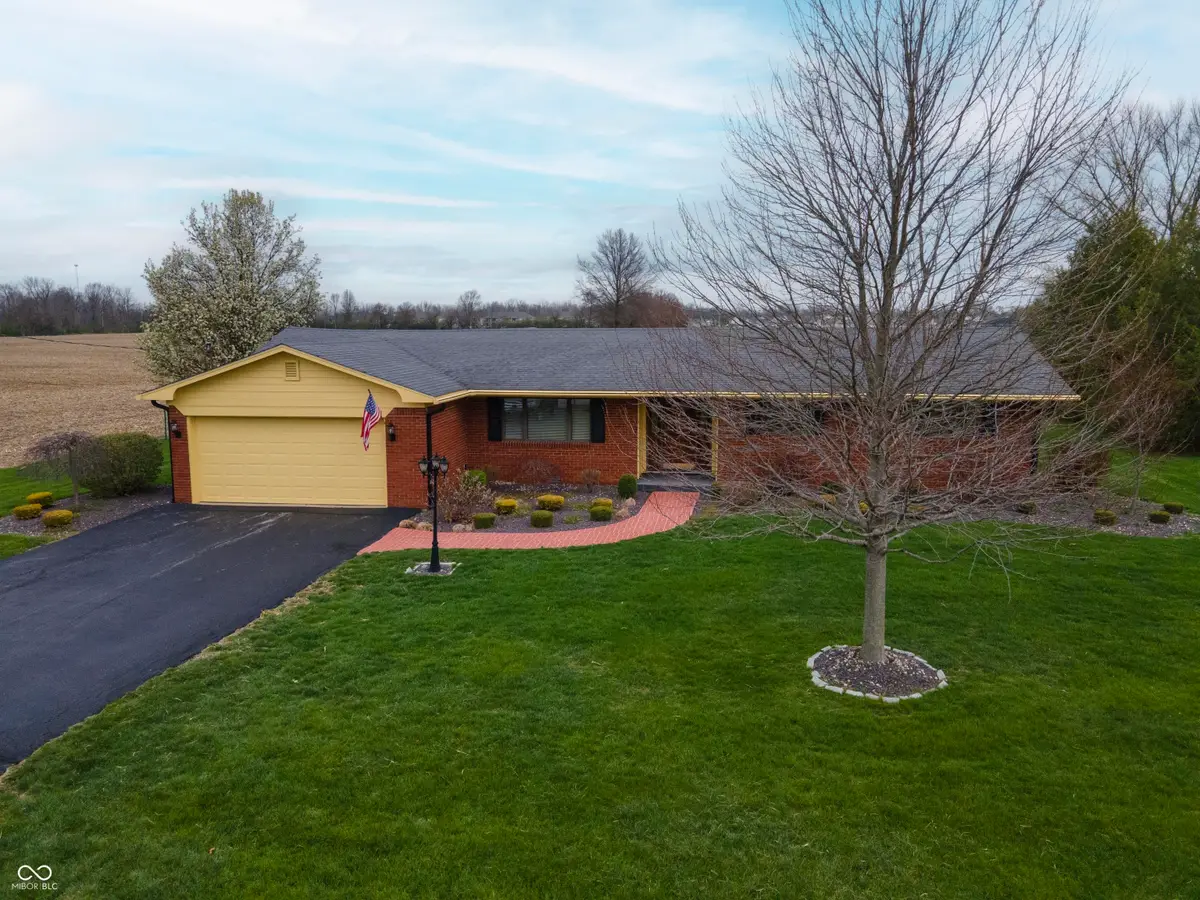 9366 W County Road 1050 N, Elwood, IN 46036 - #1