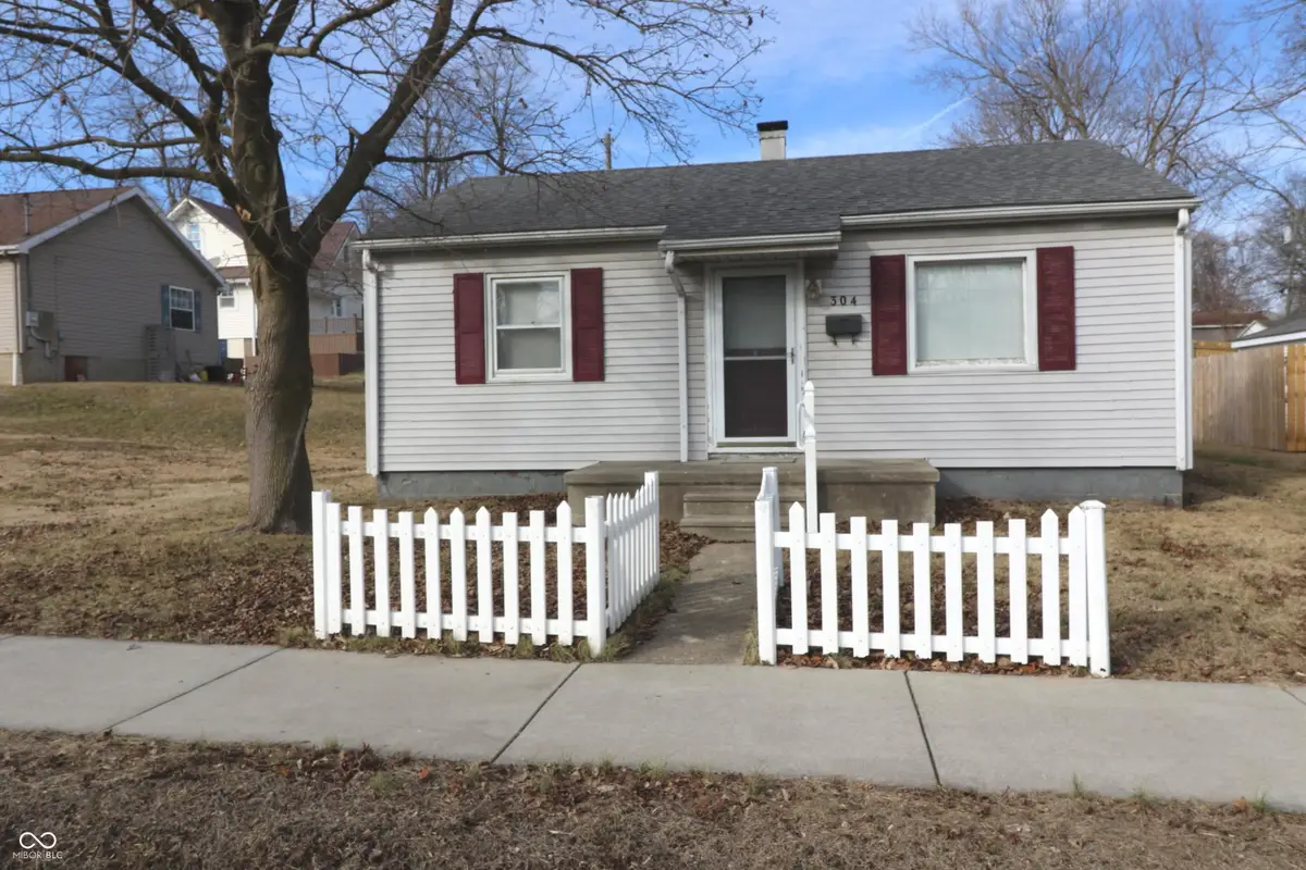 304 E Chestnut Street, Crawfordsville, IN 47933 - #1