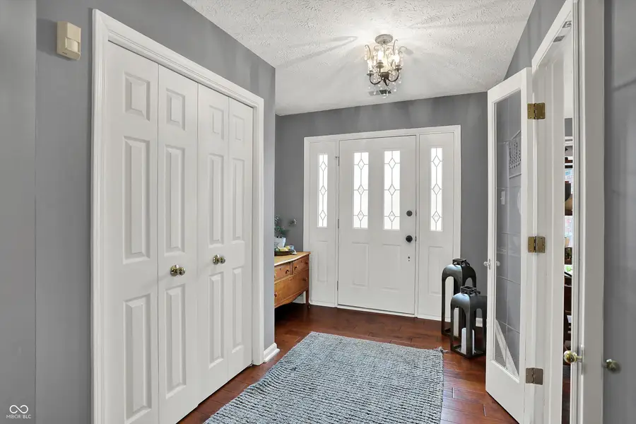 825 Mulberry Street, Zionsville, IN 46077 - #2