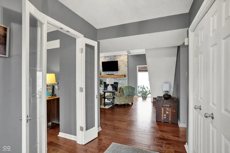 825 Mulberry Street, Zionsville, IN 46077 - #3