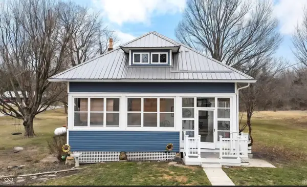 102 N Warren Street, West Lebanon, IN 47991