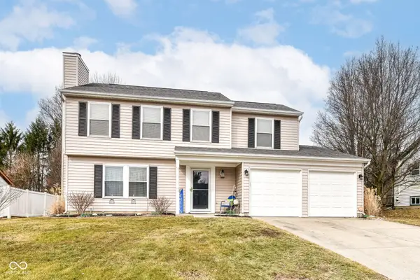 10626 E Creekside Woods Drive, Indianapolis, IN 46239