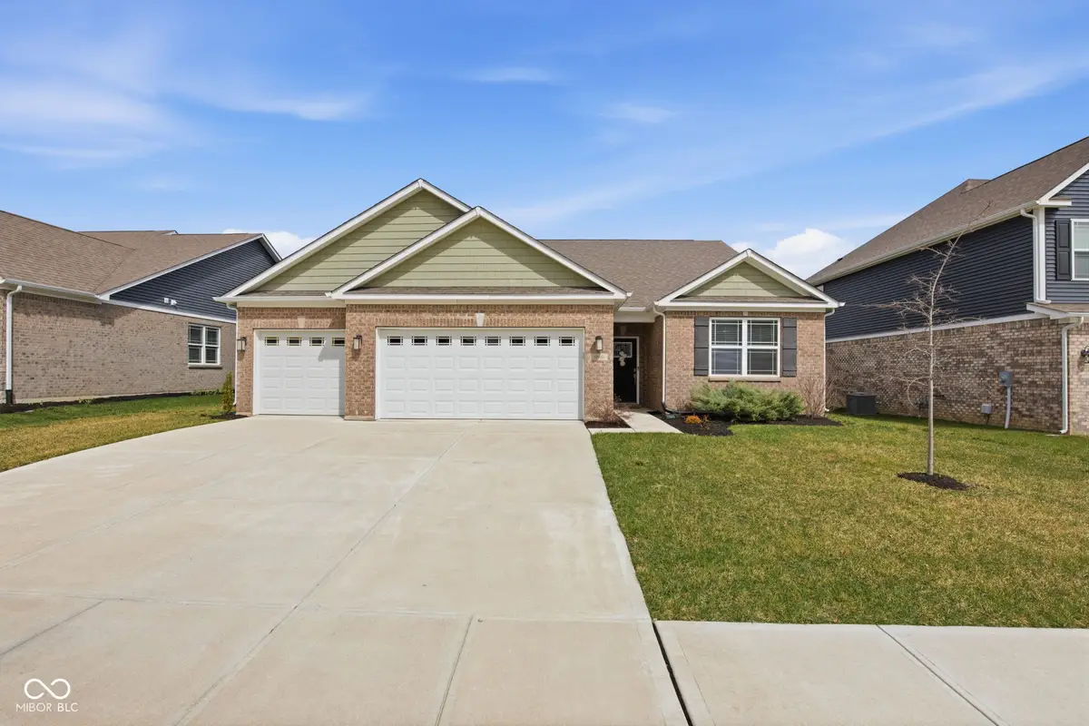 4660 W Tradwell Drive, New Palestine, IN 46163 - #1