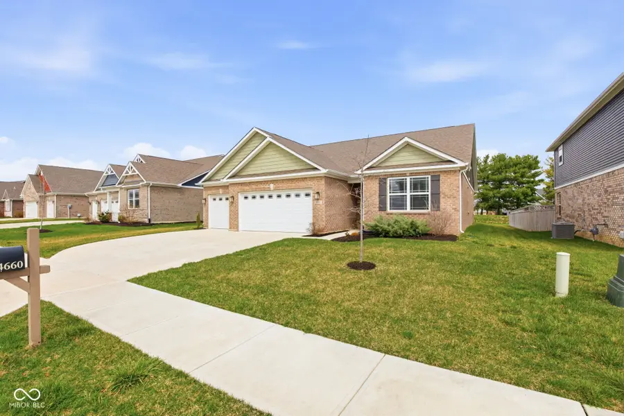 4660 W Tradwell Drive, New Palestine, IN 46163 - #2