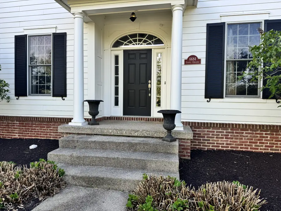 6684 Chapel Crossing, Zionsville, IN 46077 - #2