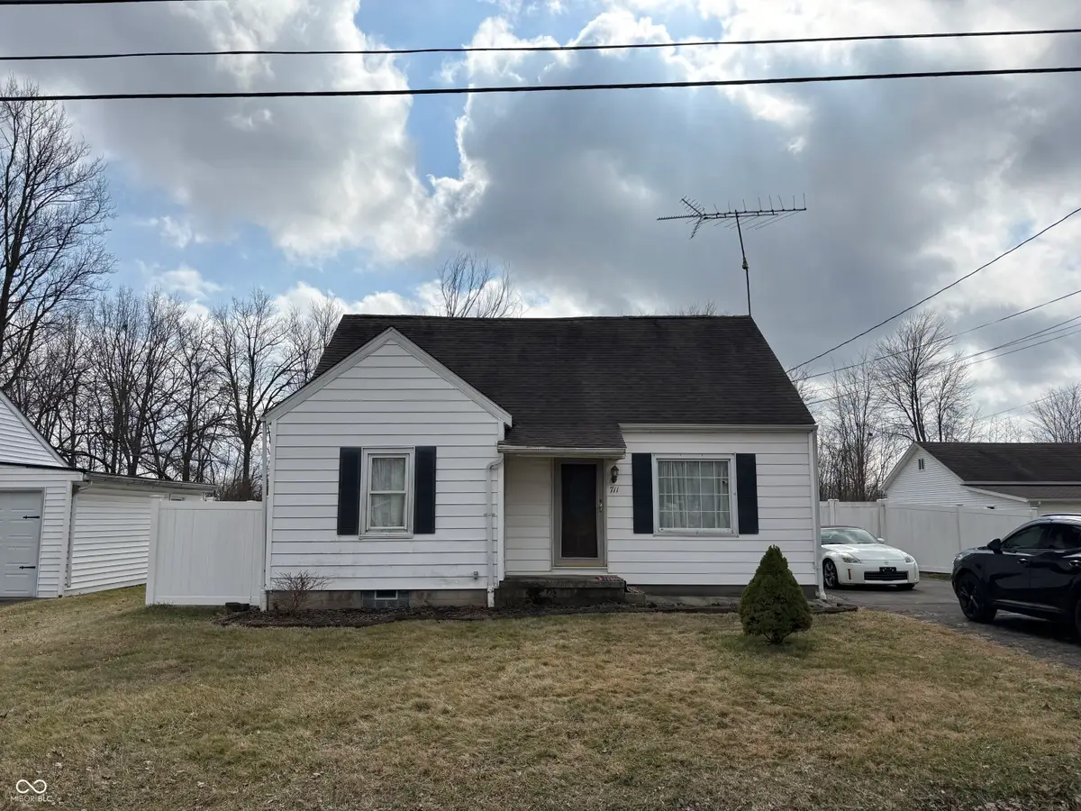 711 Central Avenue, Batesville, IN 47006 - #1