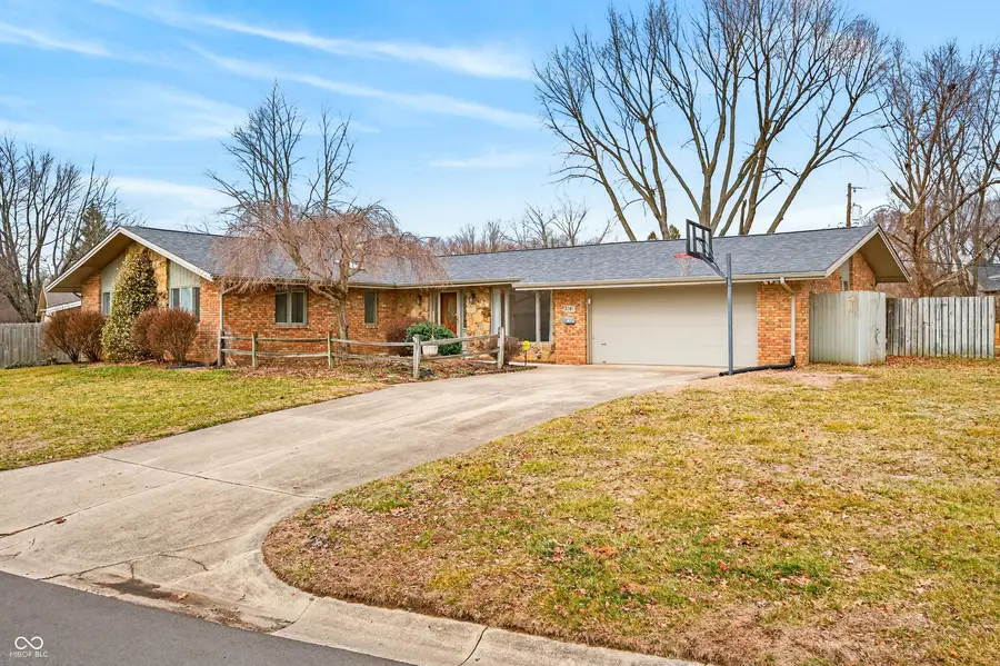 3161 Sumac Ct, Columbus, IN 47203 - #2