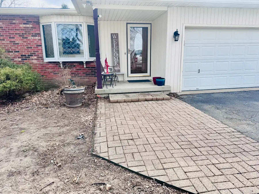 1037 E Lakeshore Drive, Greensburg, IN 47240 - #2