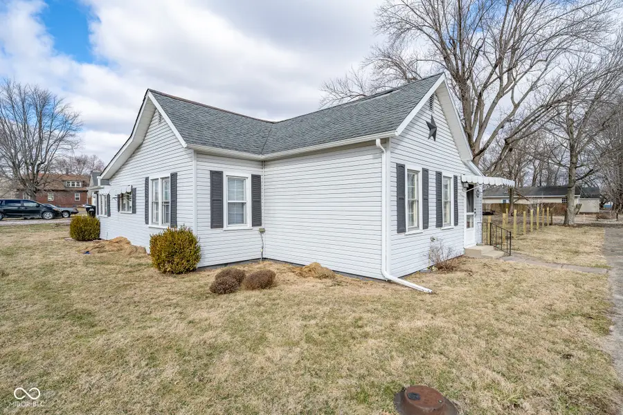 87 E N 1st Street, Carbon, IN 47837 - #2