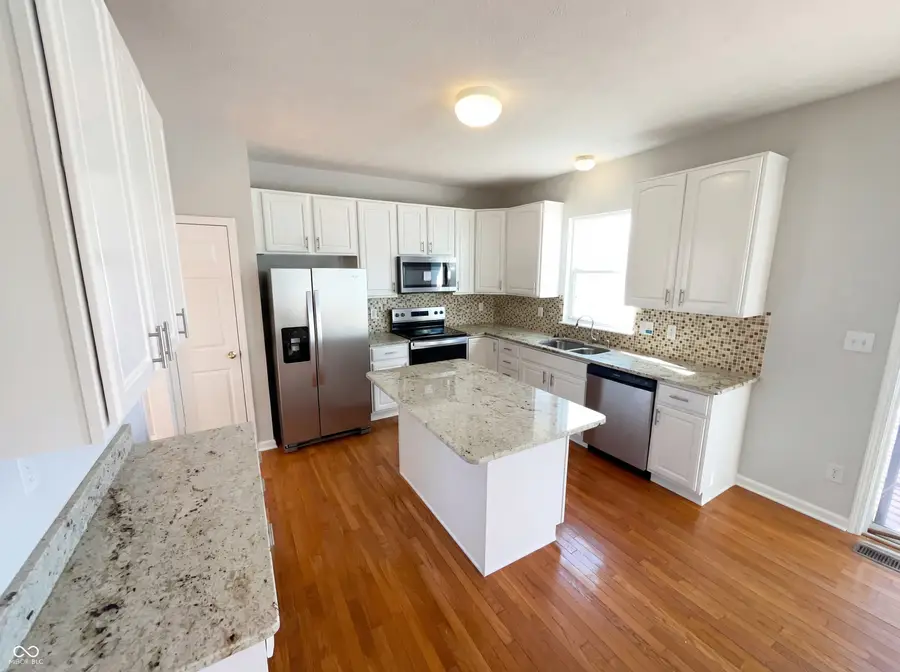 6767 Woodcliff Circle, Zionsville, IN 46077 - #2