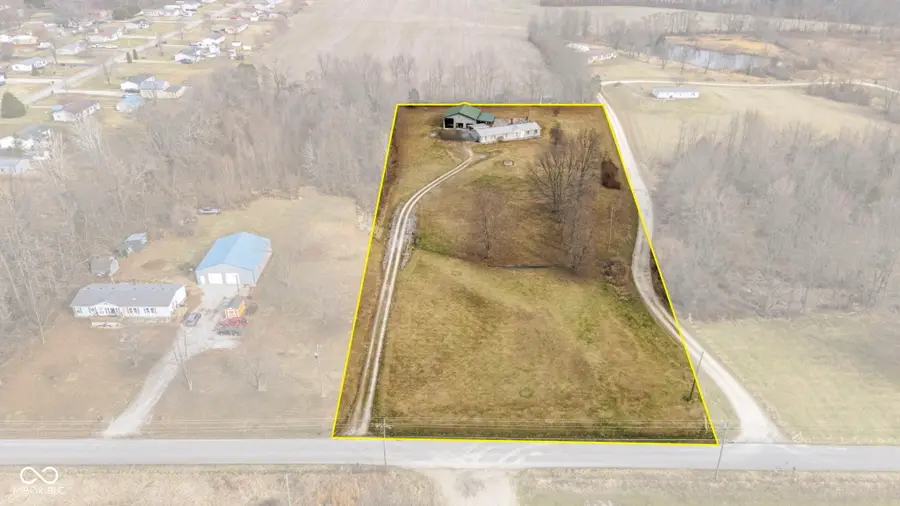 1317 E Cutshall Road, Scottsburg, IN 47170 - #2