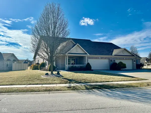 98 E Wind Chime Circle, Greenwood, IN 46143