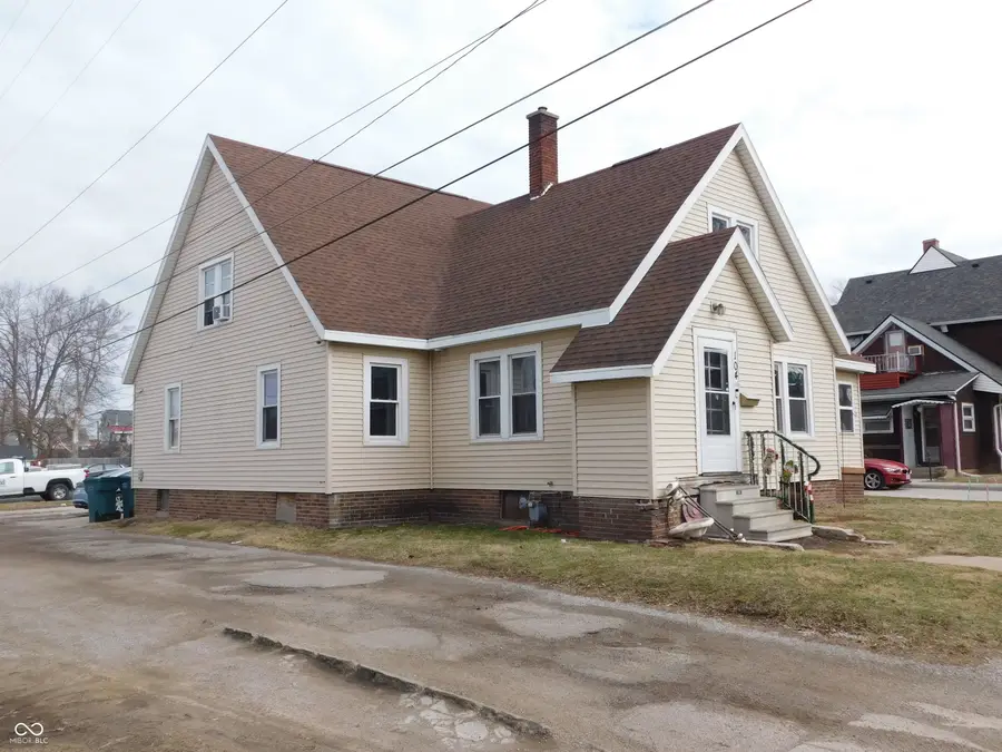 104 W College Street, Crawfordsville, IN 47933 - #2