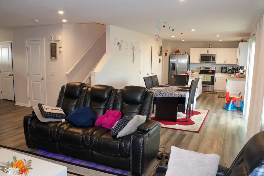 145 N Fairfield Drive, Danville, IN 46122 - #3