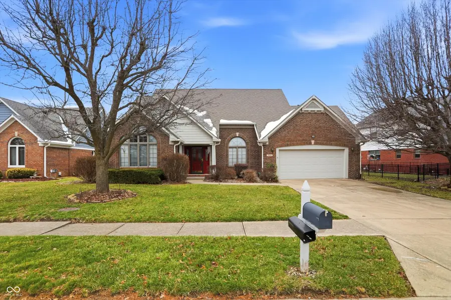 3322 Buckmoor Parkway, Greenwood, IN 46143 - #2