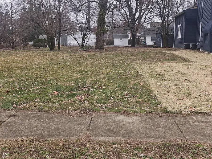 218 Douglas Street, Greenfield, IN 46140 - #2