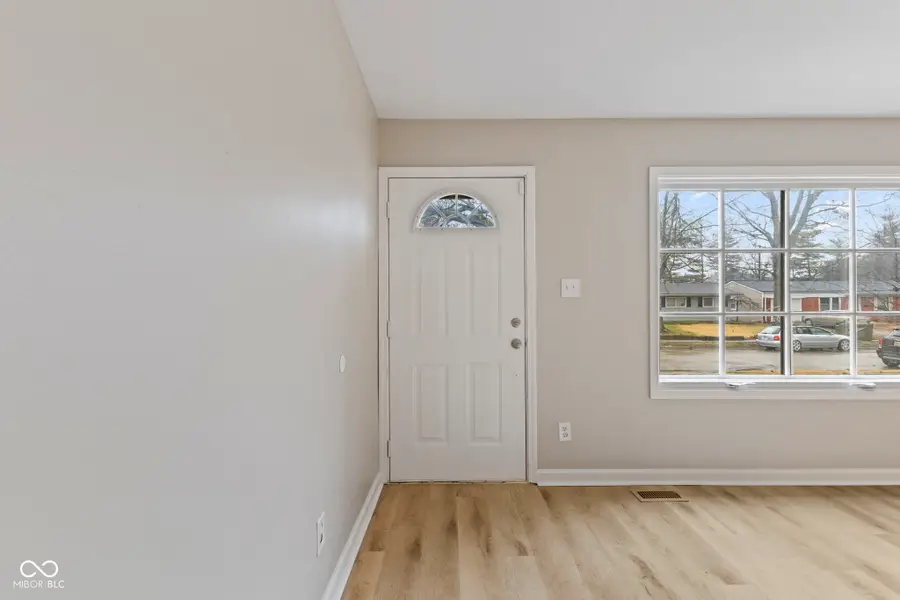 2815 Lucas Way, Columbus, IN 47203 - #3