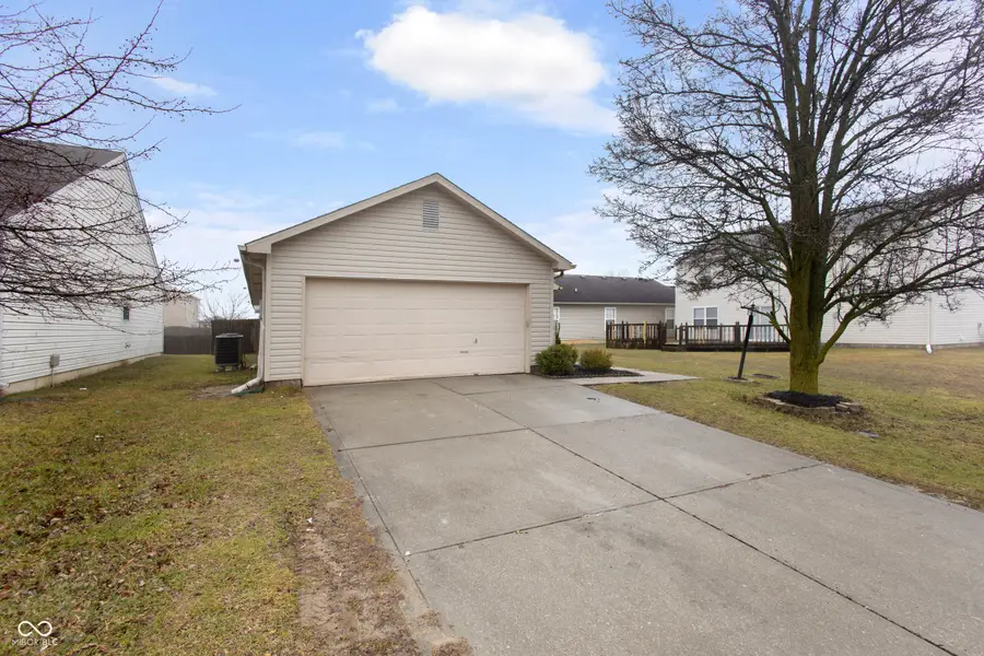 3925 Roundwood Drive, Indianapolis, IN 46235 - #2