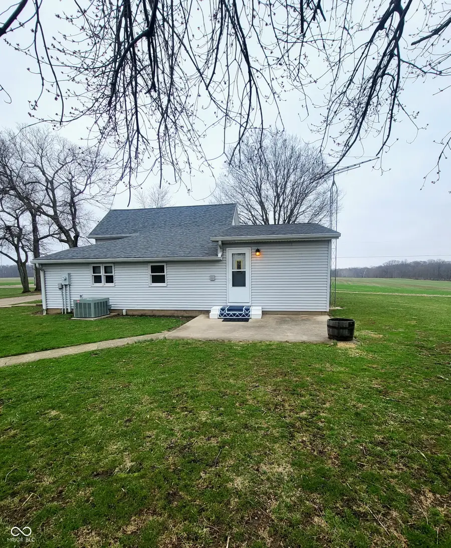 2554 S Barker Road, Veedersburg, IN 47987 - #3