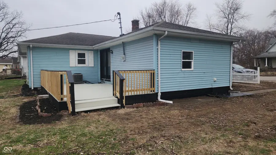 207 N Main Street, Mellott, IN 47958 - #3