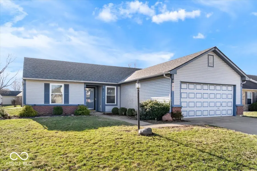 141 Brixton Woods Drive E, Pittsboro, IN 46167 - #2