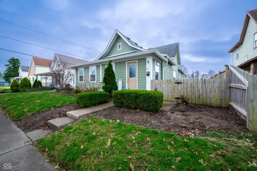 811 E 21st Street, Anderson, IN 46016 - #2