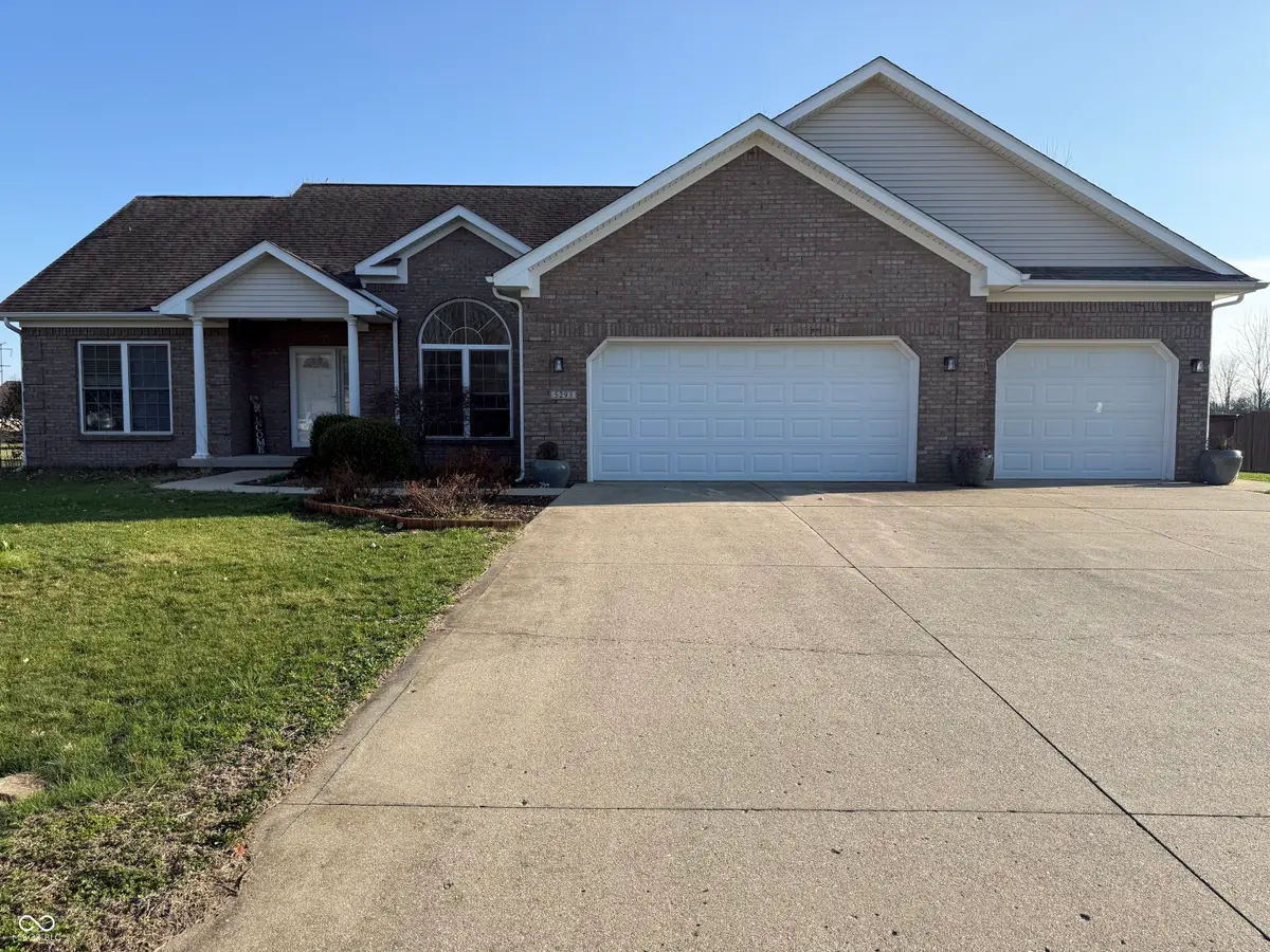 5293 River Birch Drive, Columbus, IN 47201 - #1