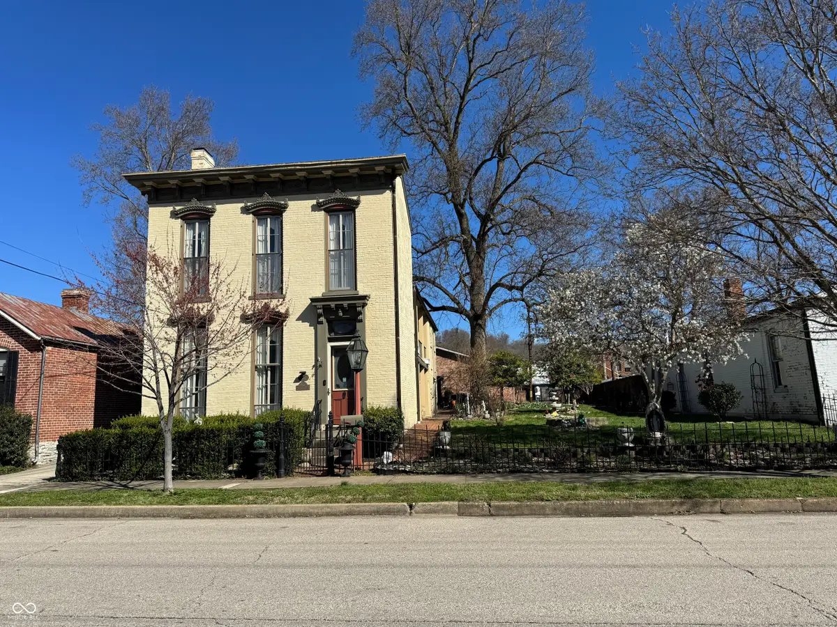 944 W 2nd Street, Madison, IN 47250 - #1