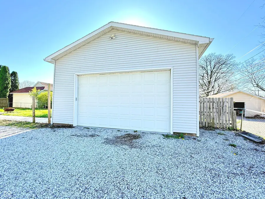 806 W Market Street, Crawfordsville, IN 47933 - #3