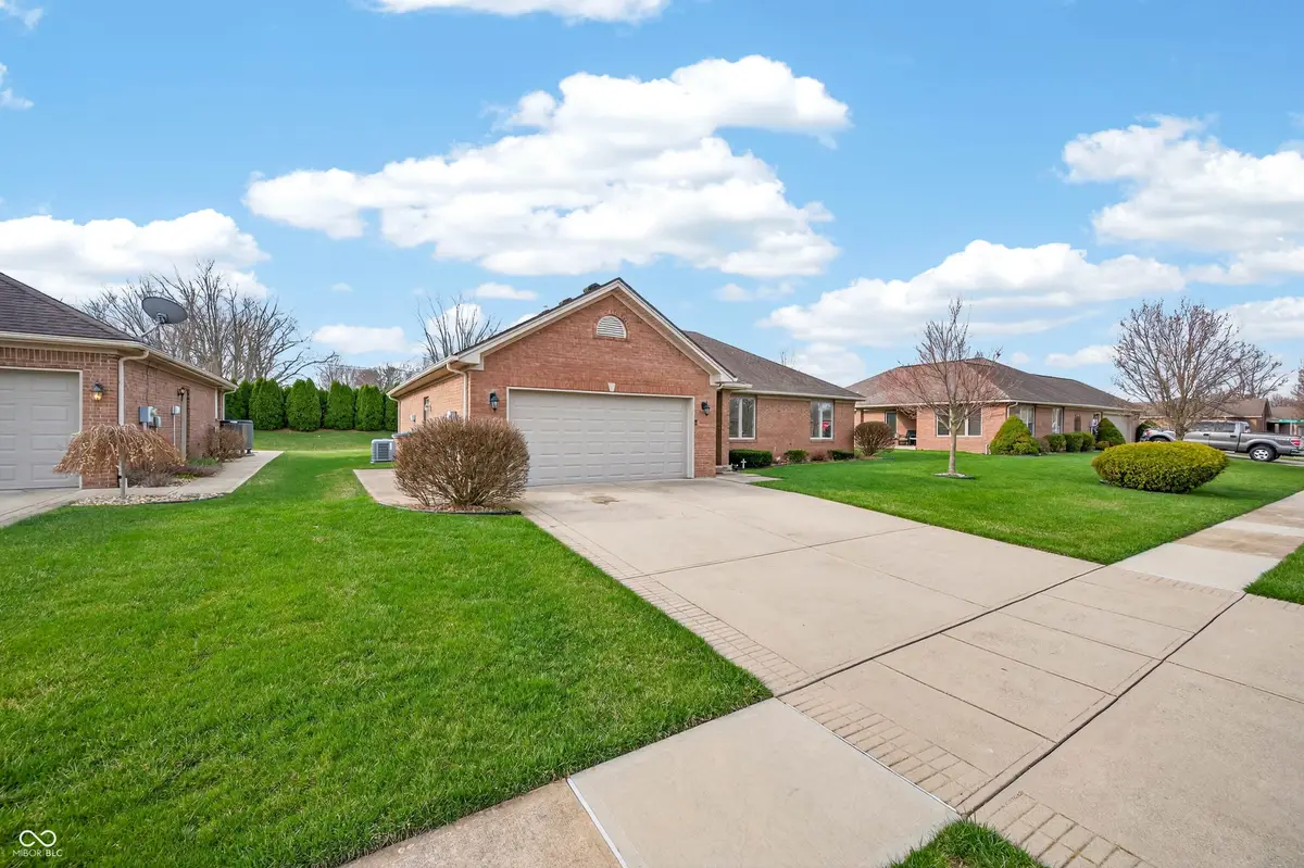 5147 E Hyde Court, Columbus, IN 47203 - #1
