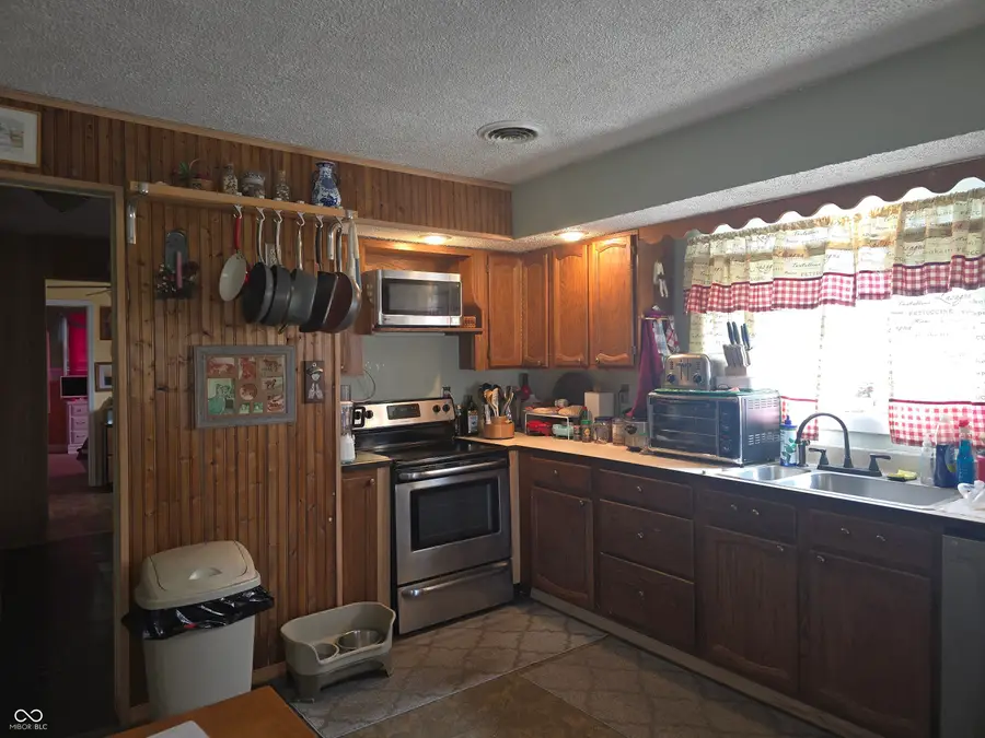 205 N Clay Street, Edinburgh, IN 46124 - #2