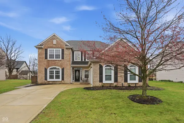 1035 Heatherwood Drive, Greenwood, IN 46143