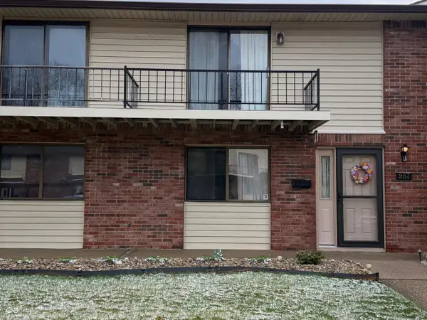 987 Greenwood Trail W, Greenwood, IN 46142