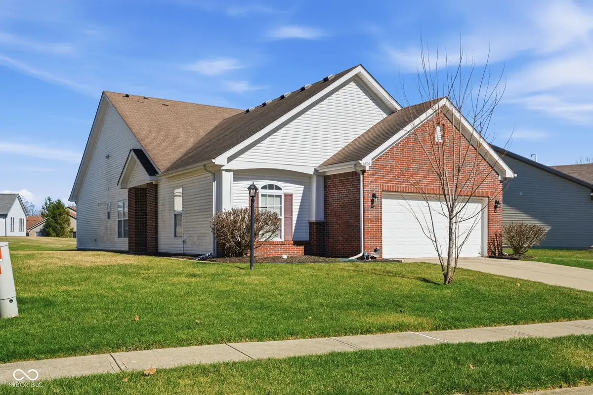 6906 Harbour Woods Overlook, Noblesville, IN 46062 - #1