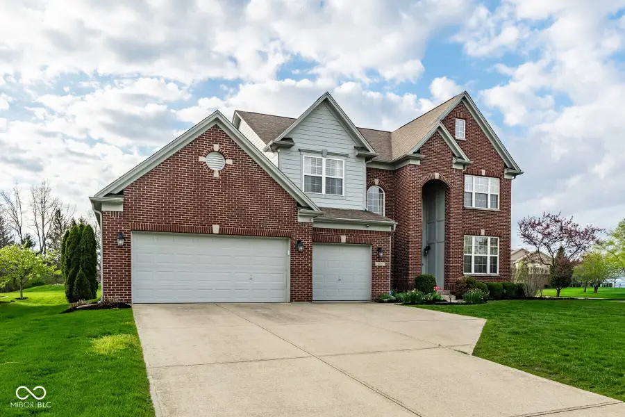 6821 Woodhaven Place, Zionsville, IN 46077 - #2