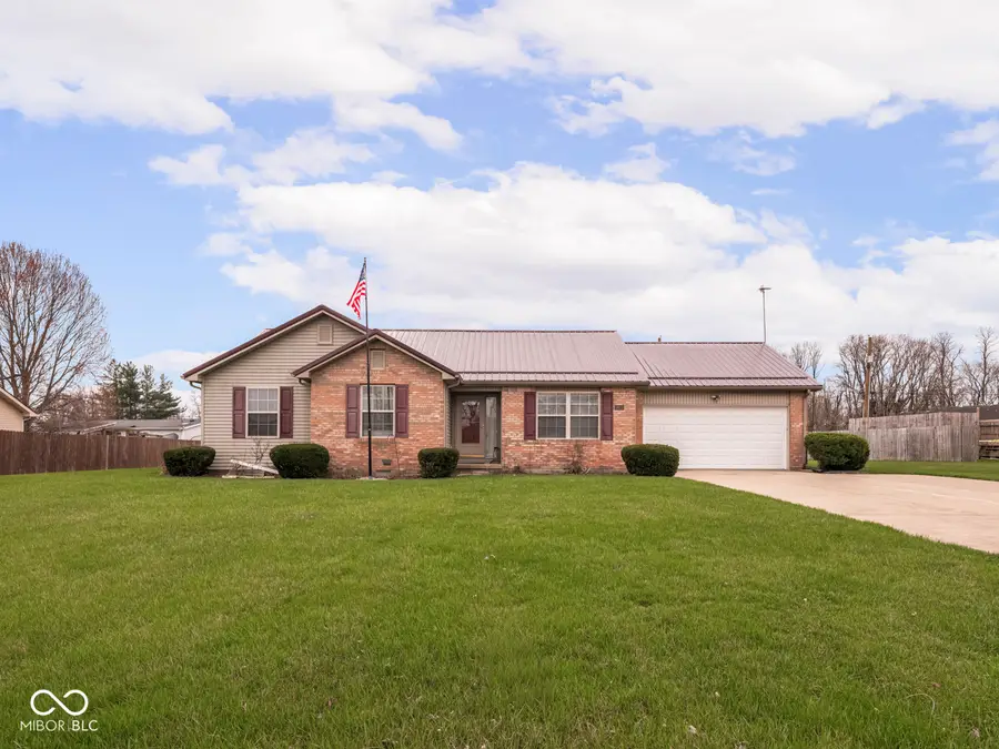 3622 W Starlight Drive, Connersville, IN 47331 - #2