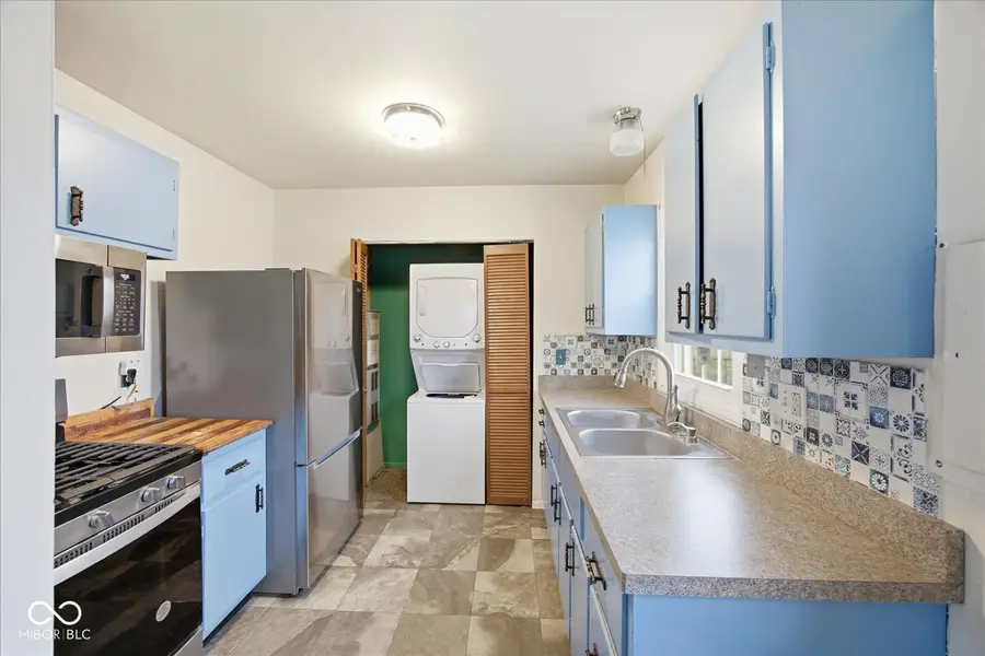 21 Mildred Street, Shelbyville, IN 46176 - #3