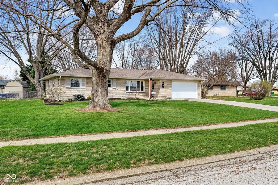 1042 E Logan Street, Brownsburg, IN 46112 - #2