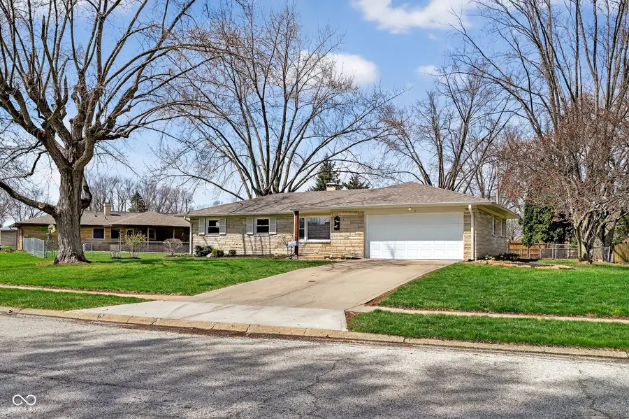 1042 E Logan Street, Brownsburg, IN 46112 - #3