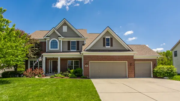 3627 Mossy Rock Drive, Zionsville, IN 46077