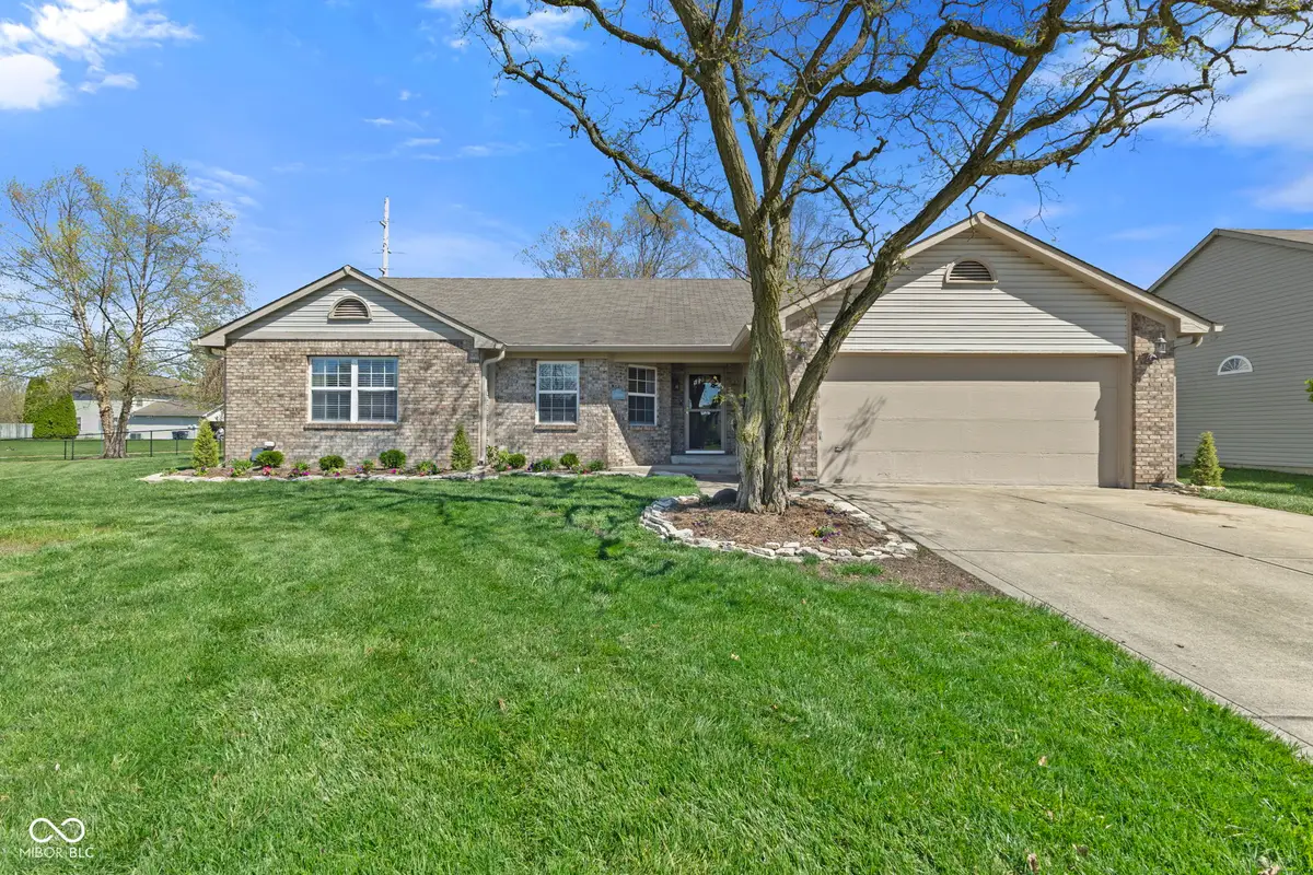 927 St Charles Place, Greenwood, IN 46143 - #1