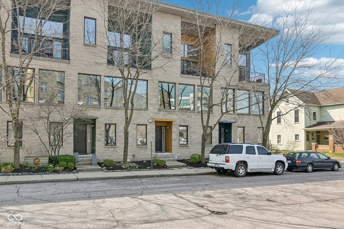 657 E Merrill Street, Indianapolis, IN 46203 - #1