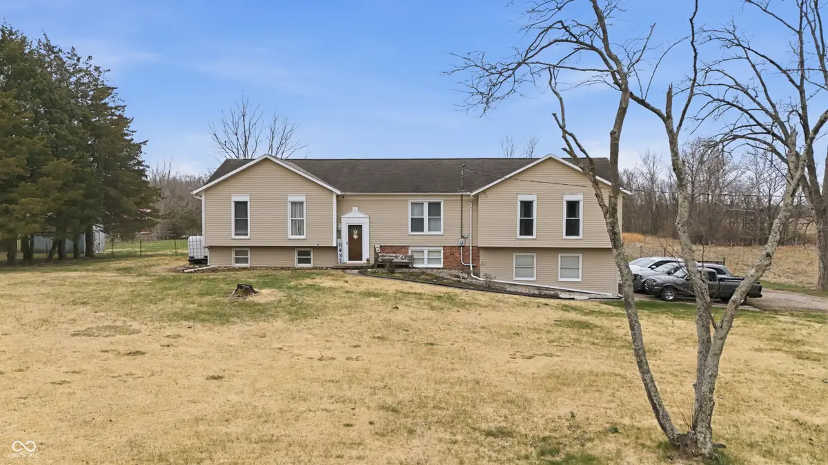 17975 E County Road 365 N, Hope, IN 47246 - #1